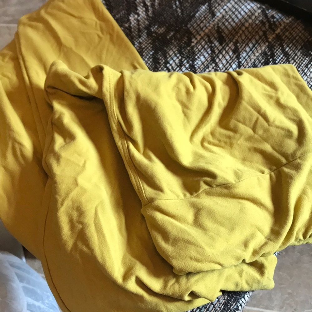 Yellow leggings
